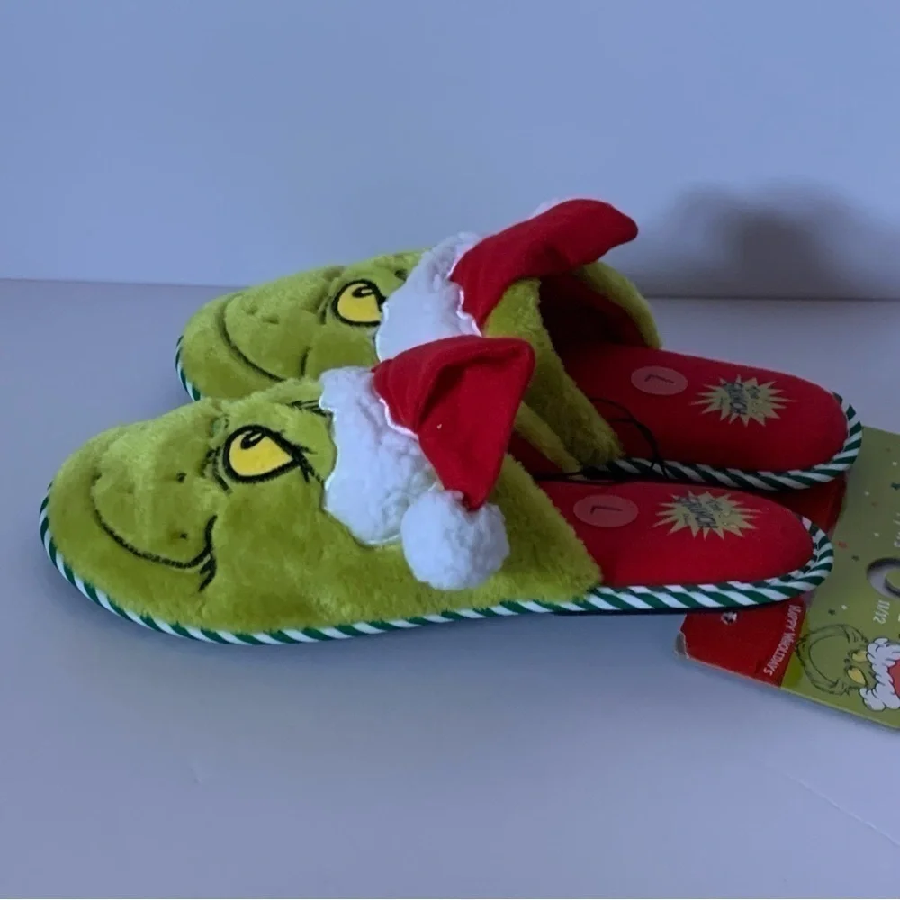 NWT. DR. SEUSS The Grinch Men’s Slippers